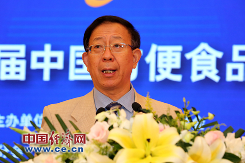 　图为中国食品科学技术学会副理事长、中国工程院院士、北京工商大学校长孙宝国发言。经济日报-中国经济网记者于鹤章/摄