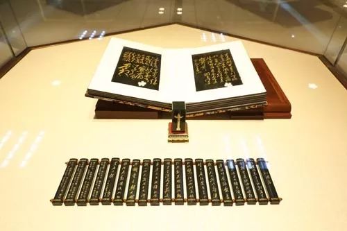 金什么什么律成语_金荷律(2)