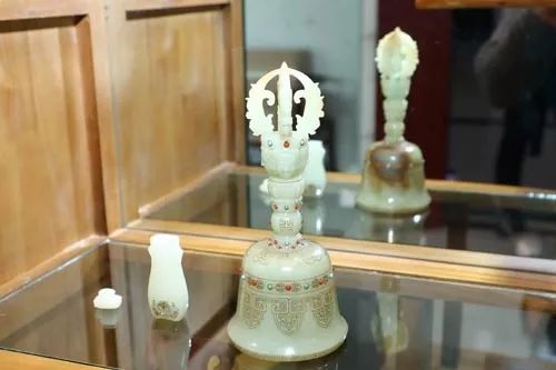 什么人眼里看什么成语_狼和人什么成语(3)