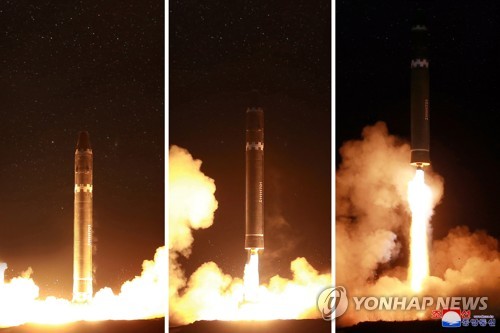 去年发射的朝鲜“火星-15”型洲际弹道导弹（韩联社）