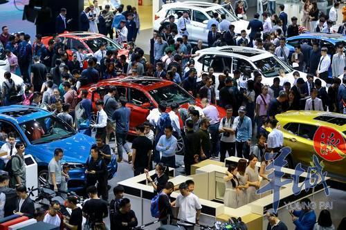 广州车展人气旺，豪车买家趋于年轻化