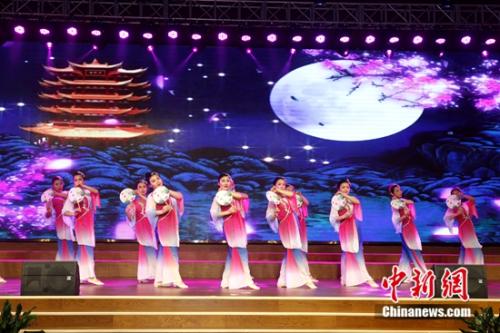 秀兰集团成立22周年庆典演出现场