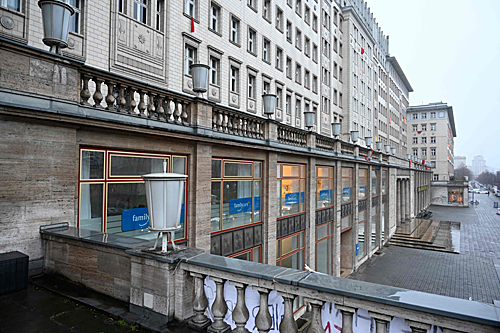 柏林房价飞涨引发社会争议 马克思大街的房屋由谁做主？