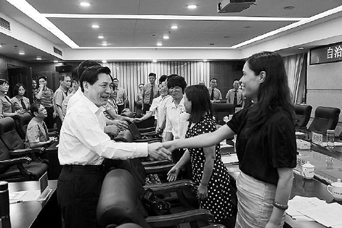 大检察官与代表三次对话律师阅卷