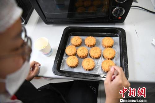 資料圖:月餅 <a target='_blank' href='http://www.chinanews.com/'>中新社</a>記者 張瑤 攝