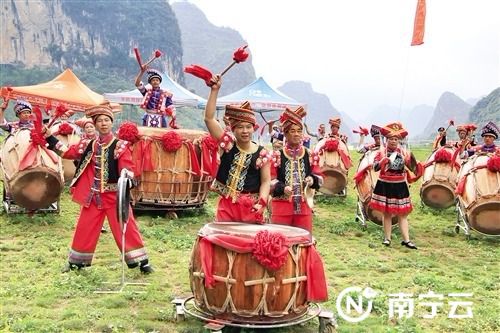 马山会鼓鼓声热烈激昂。记者程勇可 摄