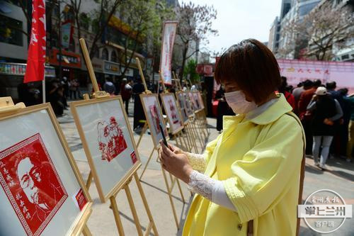 以纸传情!兰州市首个抗疫主题剪纸作品展亮相张掖路步行街