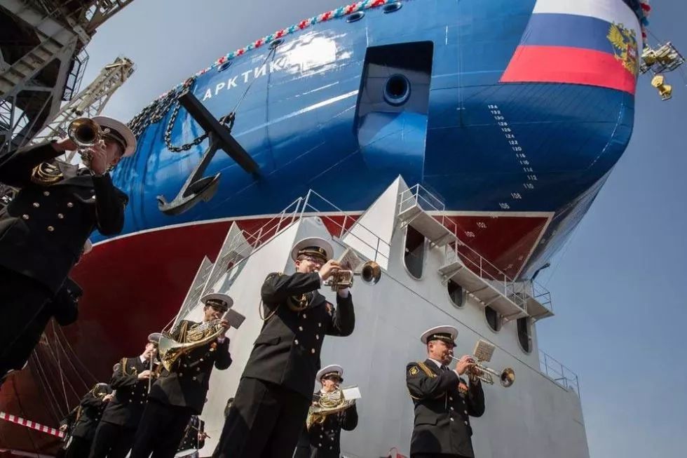 ▲资料图片：2017年9月，俄罗斯第二艘新型核动力破冰船“西伯利亚”号下水。（美国《大众机械网》）