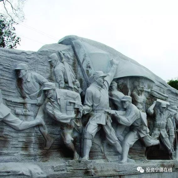 建立在闽东红军独立师改编为新四军六团北上抗日集结出发地屏南县棠口乡的“新四军六团北上抗日纪念碑”