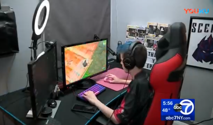 14岁少年玩《堡垒之夜》赚了135万,父母还帮他注册公司请财务