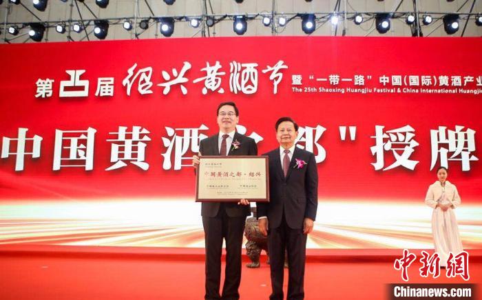 e尊娱乐场首页_金价一年累涨逾20%,央行连买十月,个人怎么买合适?