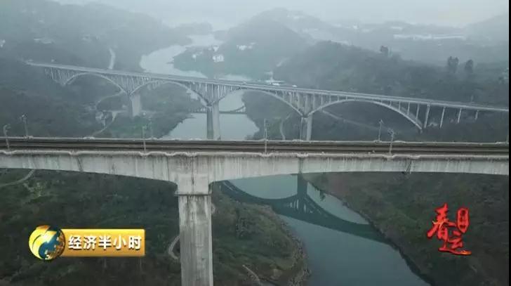 致敬!夜幕下的“蜘蛛侠”,用责任征服全球双线铁路桥最高桥墩