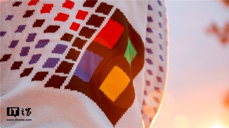 情怀复古:微软发布了一款“Windows 95”毛衣