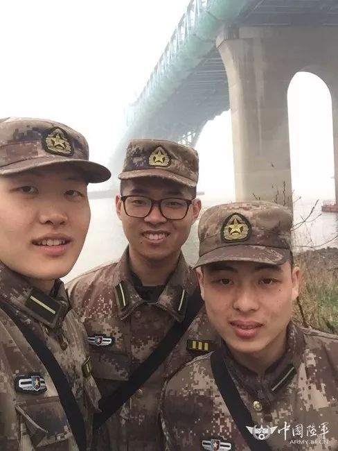 们都曾年少:一组沙画带你走进陆军工程大学的