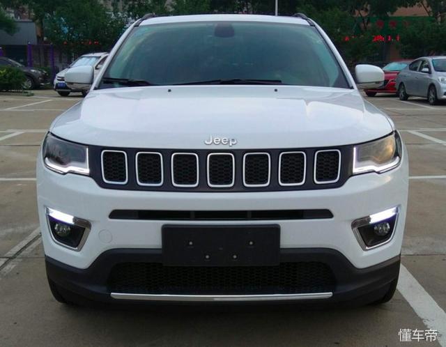 放弃奔驰GLA，提了台越野车，一出门就被当做有钱人，好苦恼！