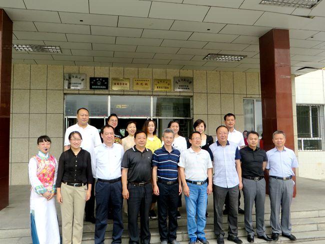 本溪县政府、县教育局领导陪同辽阳市政协领导