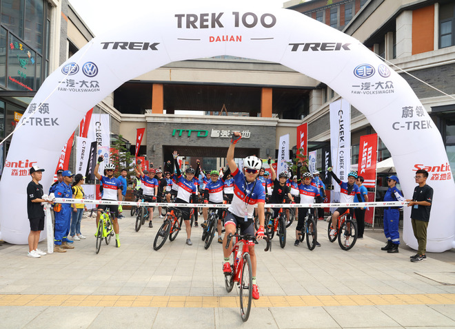 一汽-大众蔚领携手TREK100开启“４+２”新旅行