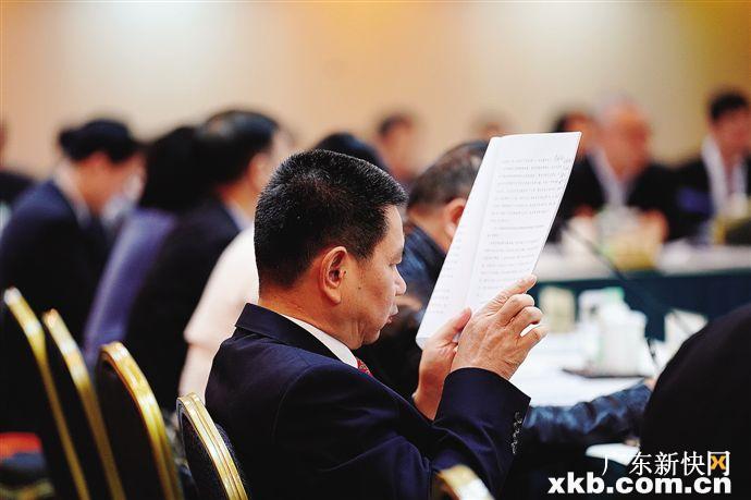 代表建言推进停车位共享 交通局:今年出台相关