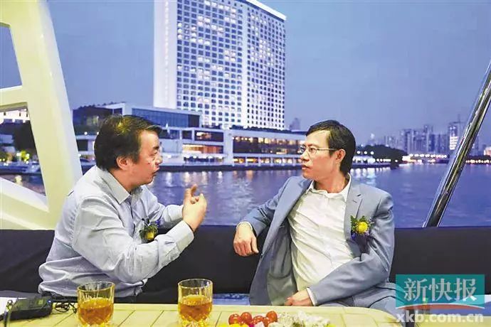 粤海地产董事长_董事长办公室图片(3)