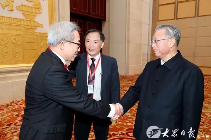 kone娱乐娱乐平台 - 艺术冷战:现代主义与现实主义在二十世纪的政治纠葛
