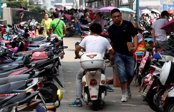 曝光!海口这些地方停电动车乱收费,必须让大家