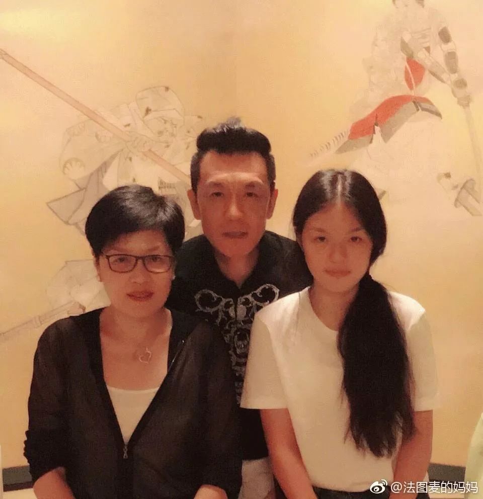 看完李咏的《吾妻哈文》,泪奔