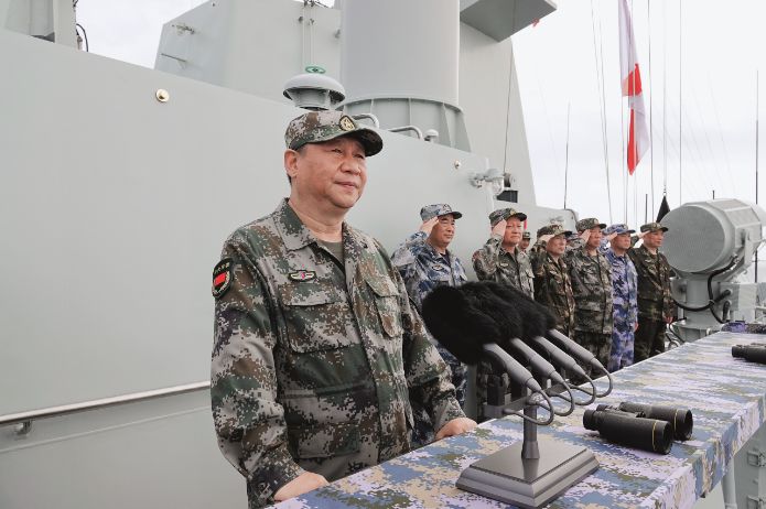 4月12日上午,中央军委在南海海域隆重举行海上阅兵,中共中央总书记、国家主席、中央军委主席习近平检阅部队并发表重要讲话。图/新华