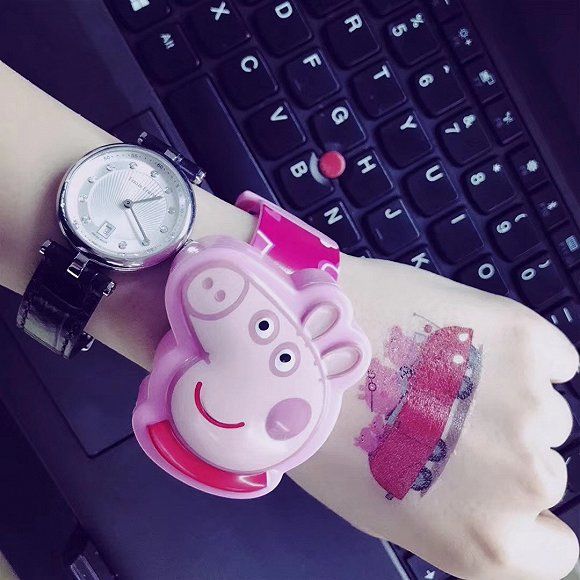 “社会人”小猪佩奇的意外走红与“被封杀”