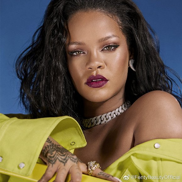 美妆品牌Fenty Beauty是歌手蕾哈娜缔造的个人美妆品牌 图片来源:Fenty Beauty官方微博