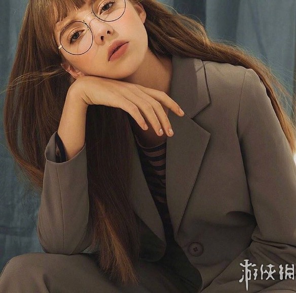 俄罗斯禁欲系颜值嫩模 仙女长相360度无死角般甜美