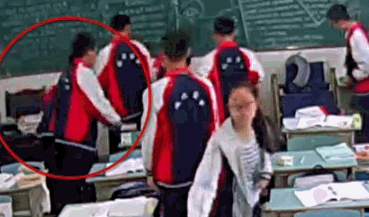 男生叫女生玩博彩 - 没有主义,是造不成空气的