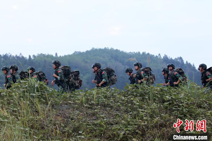 ajax投注_5岁儿子没人接,老婆失联!老公赶回家一看,气炸