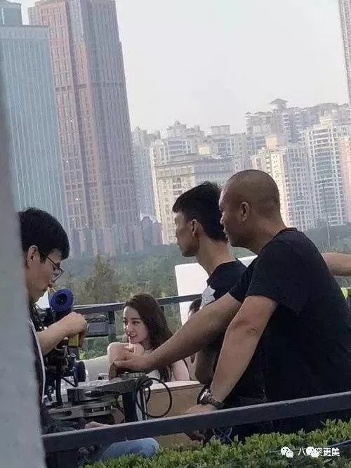 范冰冰超白 刘亦菲很瘦 明星的颜值有多扛打 路透照才最真实