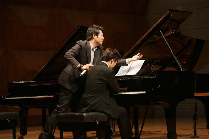 郎朗受邀冠名音乐厅 激励学子通过刻苦努力成功