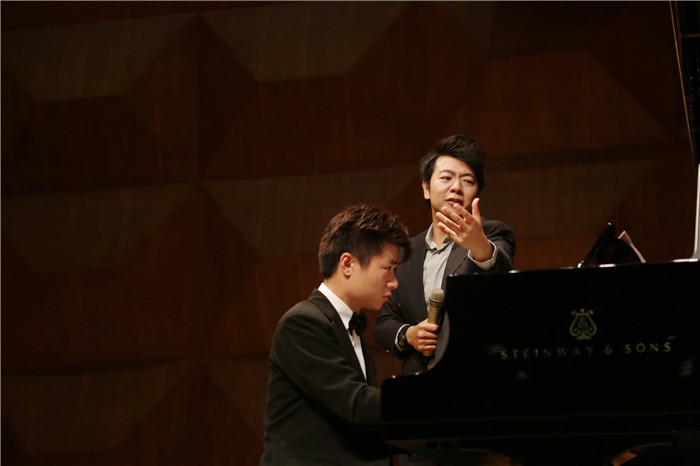 郎朗受邀冠名音乐厅 激励学子通过刻苦努力成功