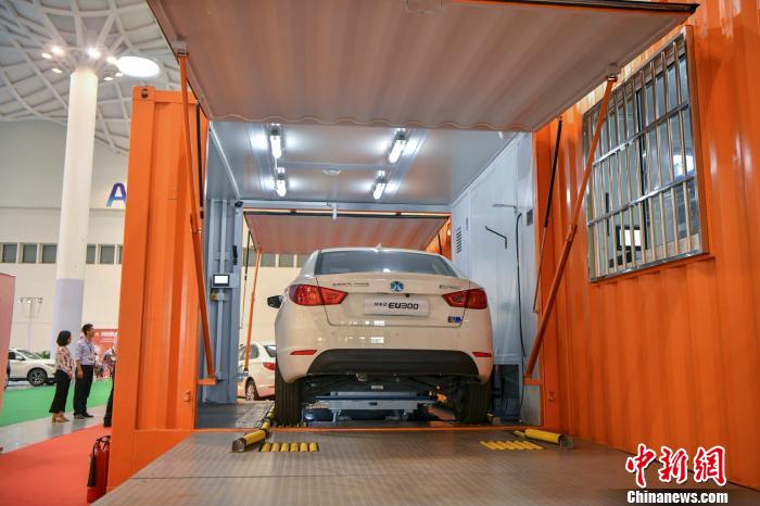 第四届海南新能源车展开幕 吸引众多新能源企业参展