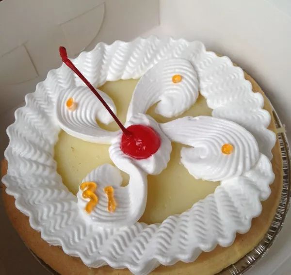 What~奶油蘑菇鸡丝培根青团?横行当道网红VS骨灰级西点,你站哪队!