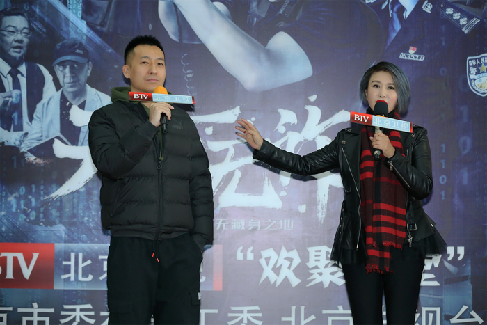 《天下无诈》进社区 王茜、戚九洲揭秘电诈骗局