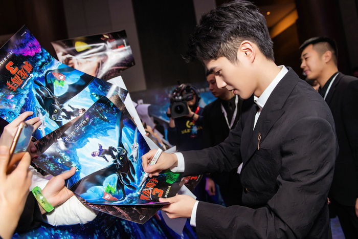 《驯龙高手3》首映 刘昊然分享配音“初体验”