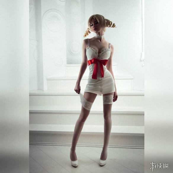 俄妹cos《凯瑟琳》女主 穿着清凉身材火辣的性感尤物