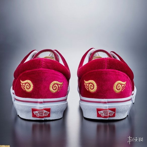 《JOJO的奇妙冒险:黄金之风》x VANS合作运动鞋发布