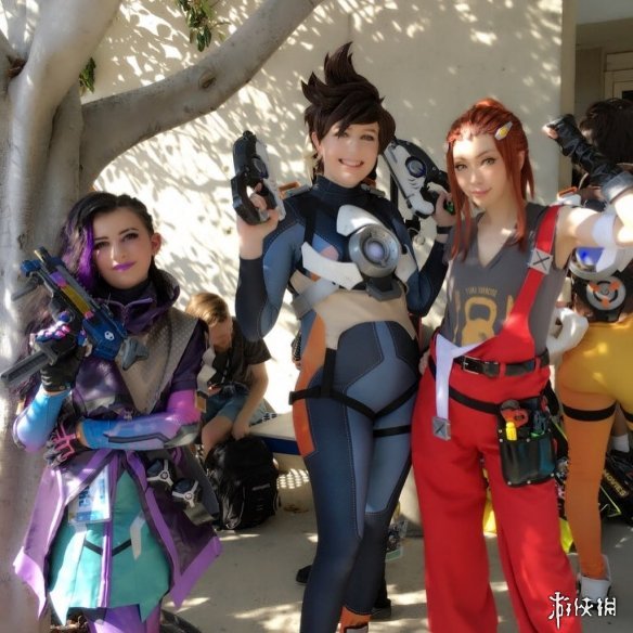 日本美女COS《守望先锋》黑影 神似邓紫棋一脸傲娇