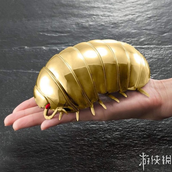 日本推出超大只土豪金潮虫模型 脑洞大开闪到双眼