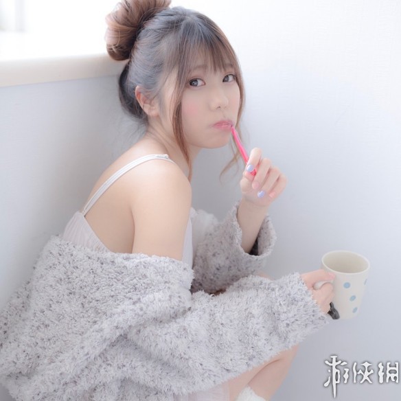 解开姐姐内衣_杨颖被郑恺解开内衣(2)