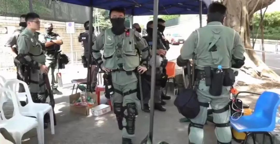 港警"一哥":将投入"锐武"装甲车 警员配新