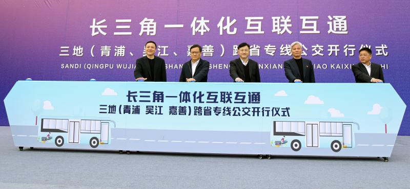 韦德国际黑钱官网-涉恶团伙强奸借贷人 雪地扒光欠债者呼伦贝尔受审