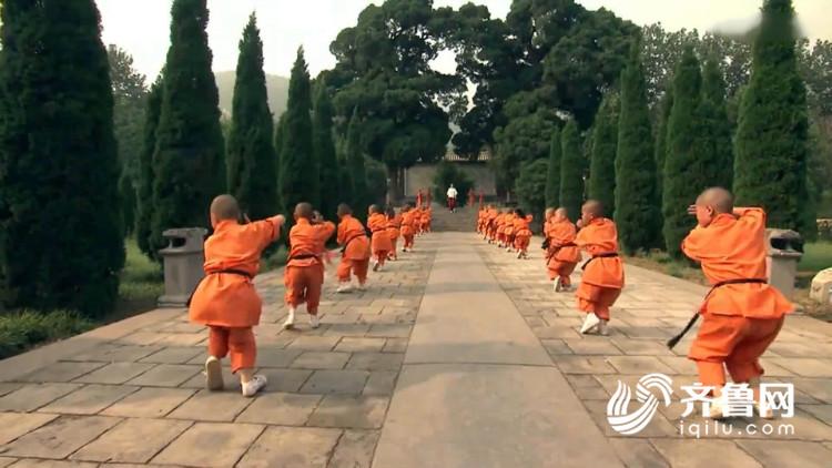 来首抖音网红歌曲《少林英雄》 听第一句就笑