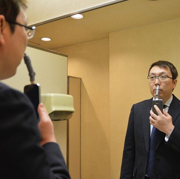 男士必用利器 日本网店推智能手机鼻毛修剪器