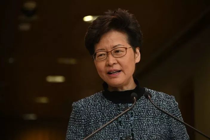 博彩套利个什么东西,股价腰斩、CEO辞职 一场