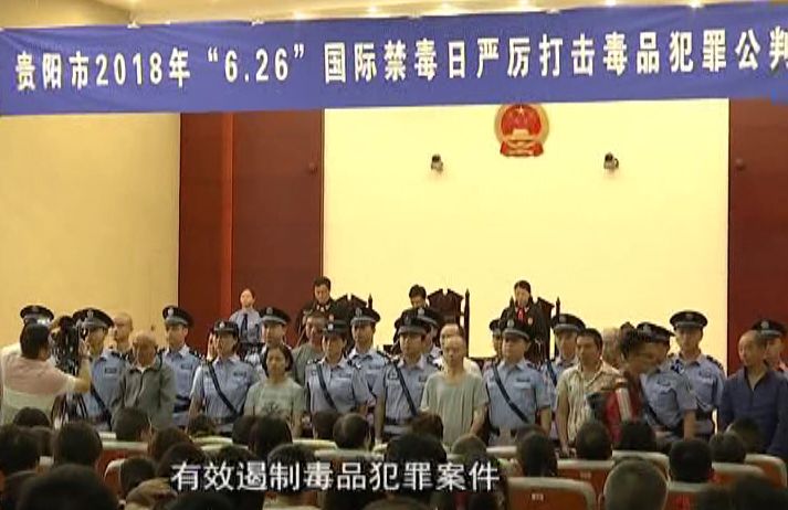 19岁少女穿着纸尿裤,20岁小伙全身瘫痪,都是这